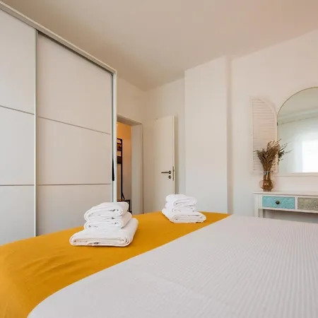 Charming And Tranquil Kastel Gomilica With Balcony And Patio - Three Bedroom Апартаменты
