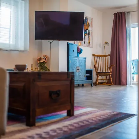 Апартаменты Charming And Tranquil Kastel Gomilica With Balcony And Patio - Three Bedroom